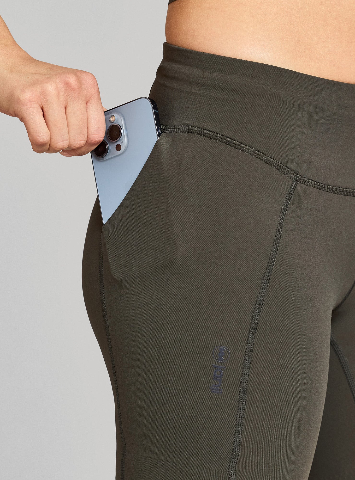 W's 7" Pace Short