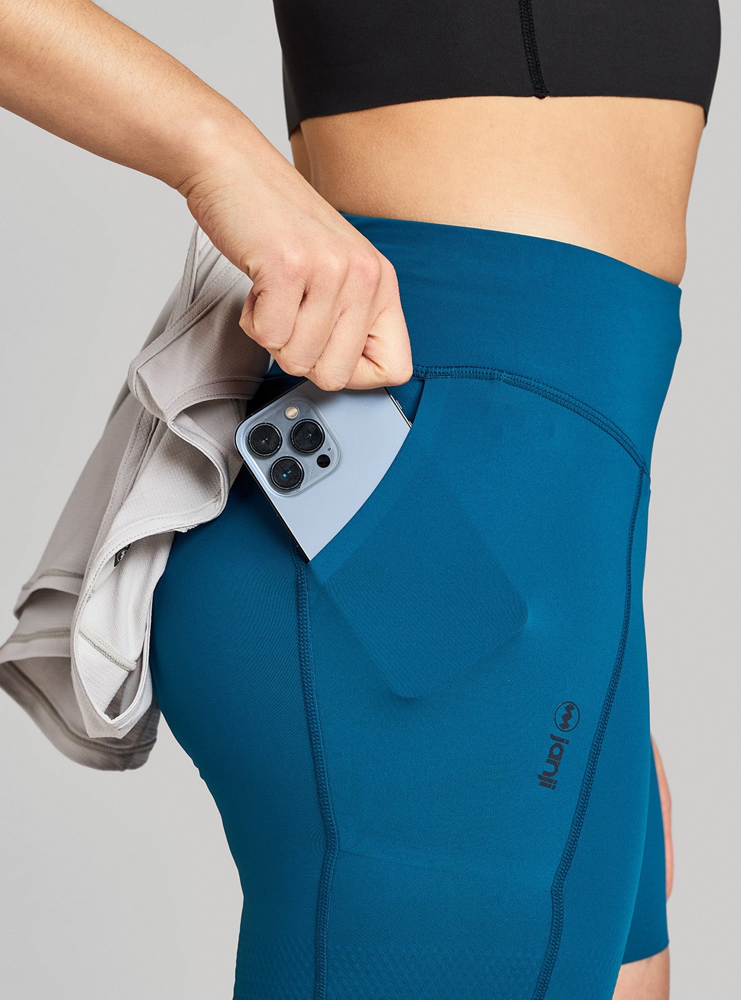 W's 5" Pace Short